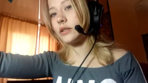 Mia online show from 04.11.26