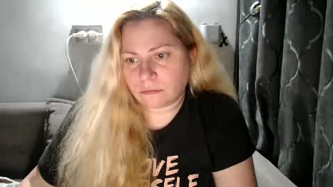 Snapshot of candycream74 chatting on 01.20.25 Laura online show from 01.20.25