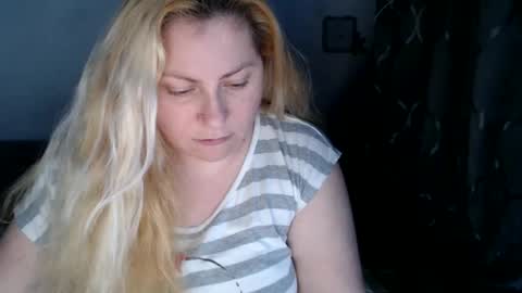 Snapshot of candycream74 chatting on 02.03.25 Laura online show from 02.03.25