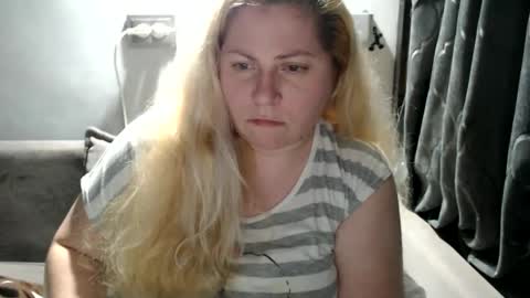 Snapshot of candycream74 chatting on 02.04.25 Laura online show from 02.04.25