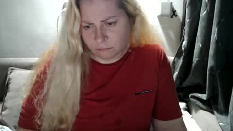Snapshot of candycream74 chatting on 02.09.25 Laura online show from 02.09.25