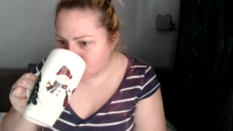 Snapshot of candycream74 chatting on 02.14.25 Laura online show from 02.14.25