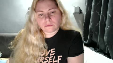 Snapshot of candycream74 chatting on 02.15.25 Laura online show from 02.15.25