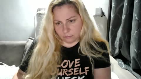 Snapshot of candycream74 chatting on 02.16.25 Laura online show from 02.16.25