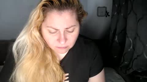 Snapshot of candycream74 chatting on 02.18.25 Laura online show from 02.18.25