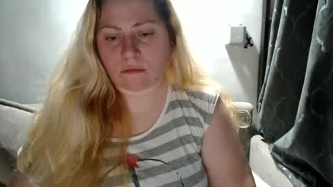 Snapshot of candycream74 chatting on 03.05.25 Laura online show from 03.05.25