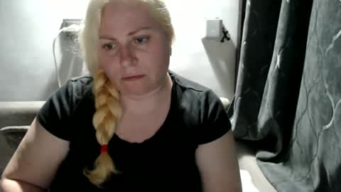 Snapshot of candycream74 chatting on 03.08.25 Laura online show from 03.08.25