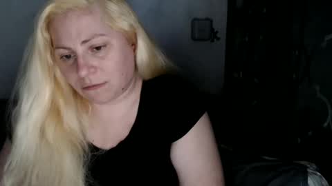 Snapshot of candycream74 chatting on 03.09.25 Laura online show from 03.09.25