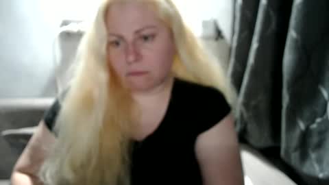 Snapshot of candycream74 chatting on 03.09.25 Laura online show from 03.09.25