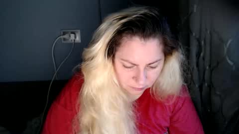 Snapshot of candycream74 chatting on 09.23.25 Laura online show from 09.23.25