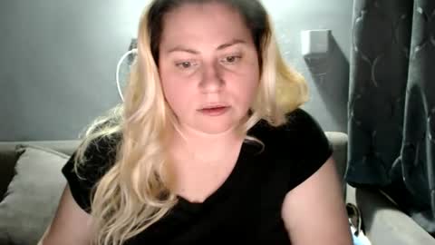 Snapshot of candycream74 chatting on 09.29.25 Laura online show from 09.29.25