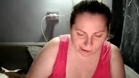 Snapshot of candycream74 chatting on 10.03.25 Laura online show from 10.03.25