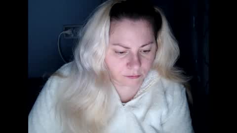 Snapshot of candycream74 chatting on 10.07.25 Laura online show from 10.07.25