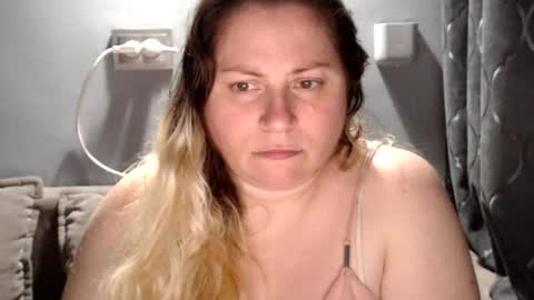 Snapshot of candycream74 chatting on 07.04.26 Laura online show from 07.04.26
