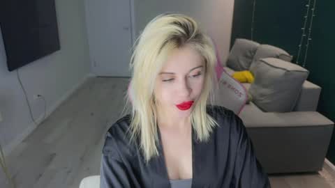 You can call me HH online show from 04.19.26