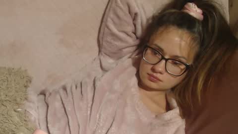 say meow and send tips  online show from 10.30.25