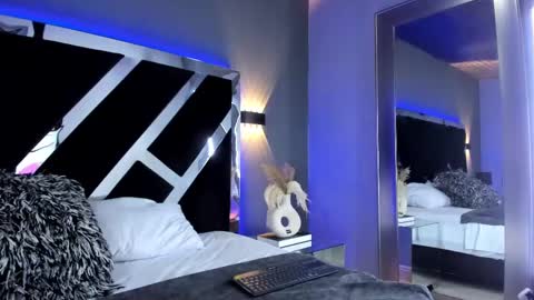 candyluxury_ online show from 02.05.25