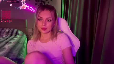 Snapshot of candyrass chatting on 06.15.26 Candy online show from 06.15.26