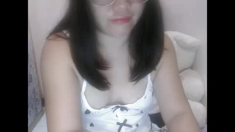 Snapshot of candyyonah03 chatting on 10.19.25 candyyonah03 online show from 10.19.25