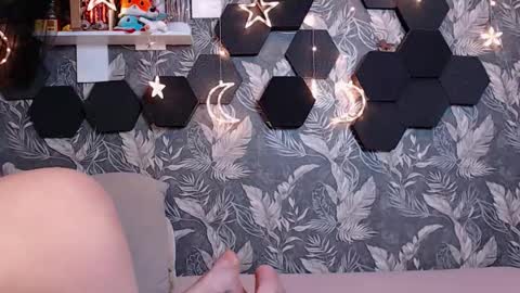 Mia online show from 10.13.25