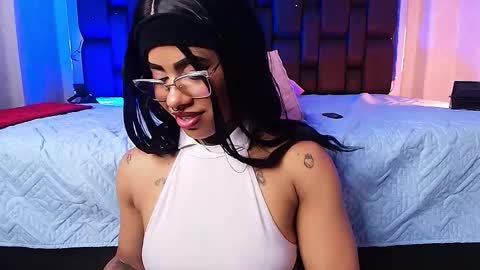 Aura  online show from 02.26.25