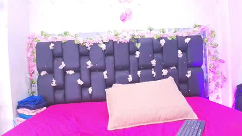 Aura  online show from 09.18.25