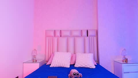 Aura  online show from 11.19.25