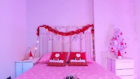 Aura  online show from 11.28.25