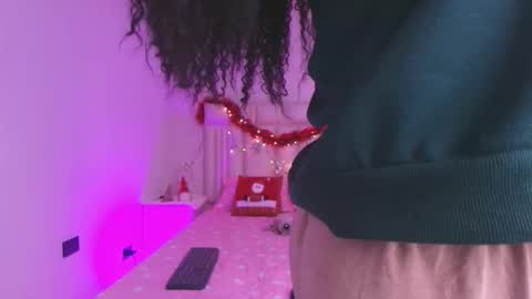 Aura  online show from 12.17.25