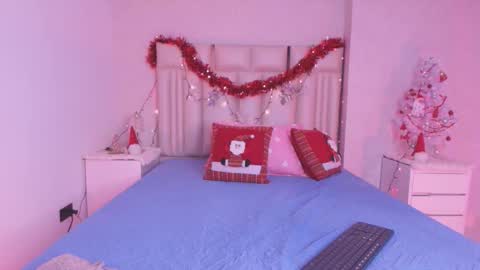 Aura  online show from 12.18.25