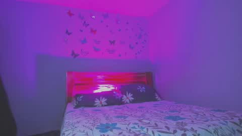 Snapshot of canela_vae chatting on 09.17.25 Canela online show from 09.17.25