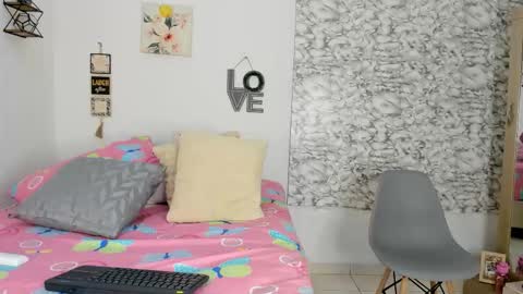 Snapshot of canhela1 chatting on 11.06.25 Canhela online show from 11.06.25