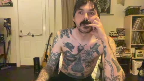 Snapshot of cantleavethehouse chatting on 12.30.24 cantleavethehouse online show from 12.30.24