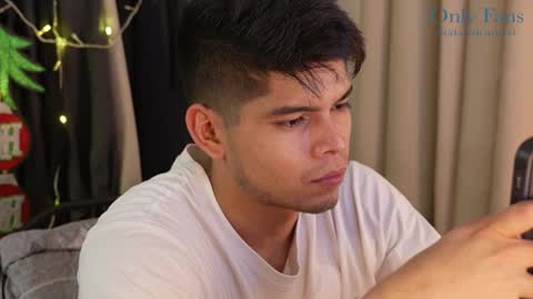 Snapshot of capizzi_ chatting on 12.12.24 David Capizzi online show from 12.12.24