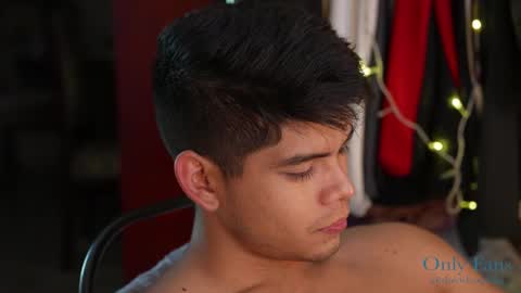 Snapshot of capizzi_ chatting on 12.21.24 David Capizzi online show from 12.21.24