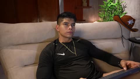 Snapshot of capizzi_ chatting on 10.23.25 David Capizzi online show from 10.23.25