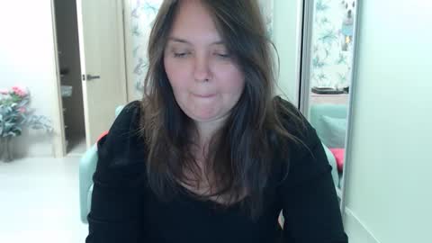 Snapshot of cappuchinno chatting on 11.26.25 cappuchinno online show from 11.26.25