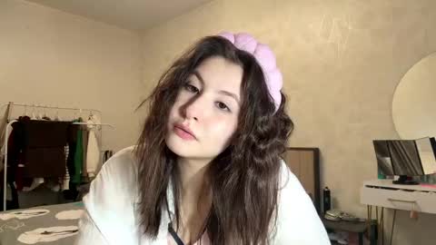 Snapshot of capricenichlos chatting on 04.26.26 May online show from 04.26.26