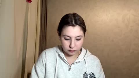Snapshot of capricenichlos chatting on 05.04.26 May online show from 05.04.26