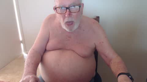 Snapshot of capt5105 chatting on 02.24.25 capt5105 online show from 02.24.25