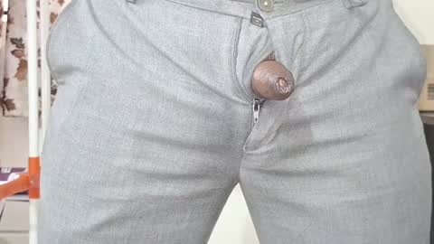 Snapshot of captain_juicyprecum chatting on 12.12.24 captian juicyprecum online show from 12.12.24