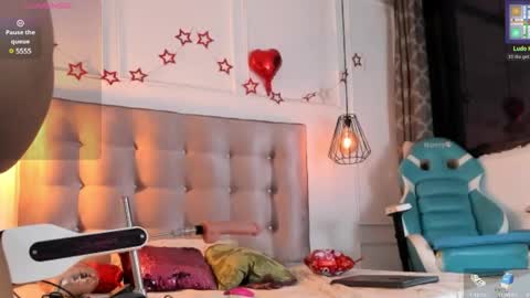 Snapshot of caraiosh_ chatting on 02.26.25 Cara online show from 02.26.25