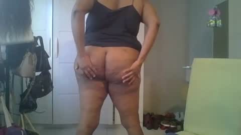 Snapshot of caramelchoc81 chatting on 01.13.25 candylious81 online show from 01.13.25