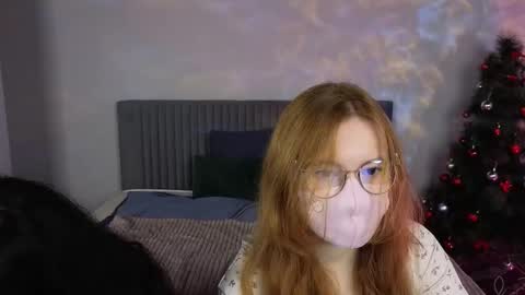 Snapshot of caramelcigarettesss chatting on 12.14.25 Lira and online show from 12.14.25