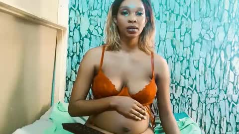 Snapshot of caramelminxxx1 chatting on 02.18.26 caramelminxxx1 online show from 02.18.26