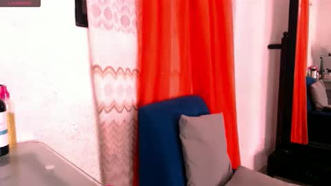 Snapshot of caramelo945256 chatting on 05.19.26 LILI online show from 05.19.26