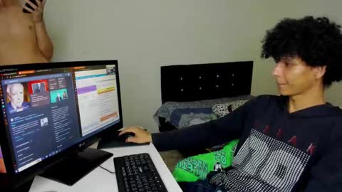 Carlos and Cristian  online show from 09.17.25