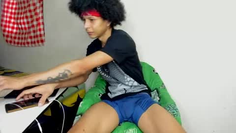 Snapshot of cardrey05 chatting on 05.05.26 Carlos and Cristian online show from 05.05.26