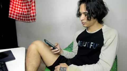 Snapshot of cardrey05 chatting on 05.27.26 Carlos and Cristian online show from 05.27.26