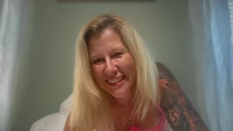 Snapshot of carebear5719 chatting on 06.24.26 carebear5719 online show from 06.24.26
